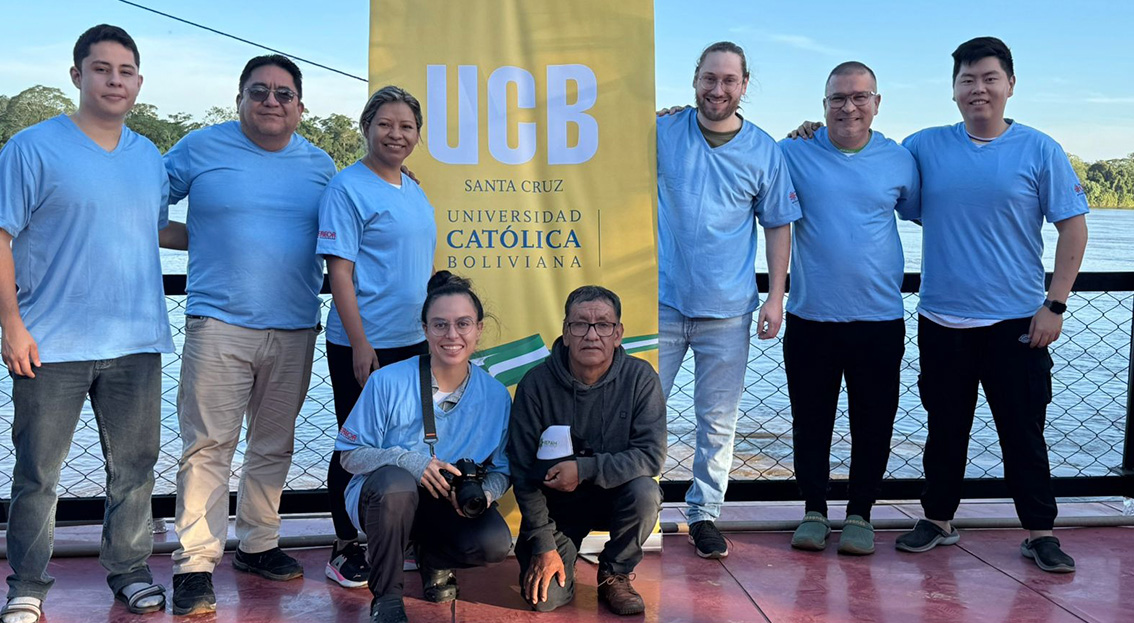 Lee más sobre el artículo La UCB Santa Cruz lleva salud y esperanza al Amazonas a bordo del Barco Hospital