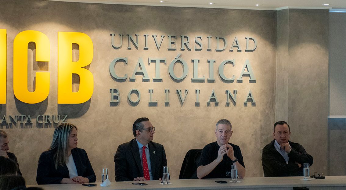 Lee más sobre el artículo Encuentro con Mons. Jordi Bertomeu en la UCB Santa Cruz:Una invitación a hacer de la universidad un espacio de ética y trascendencia