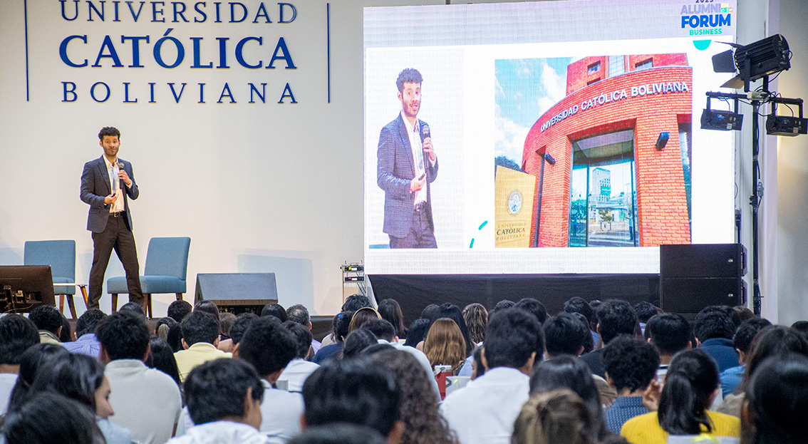 Lee más sobre el artículo La UCB Santa Cruz reunió a líderes y expertos en el Alumni Forum Business 2025