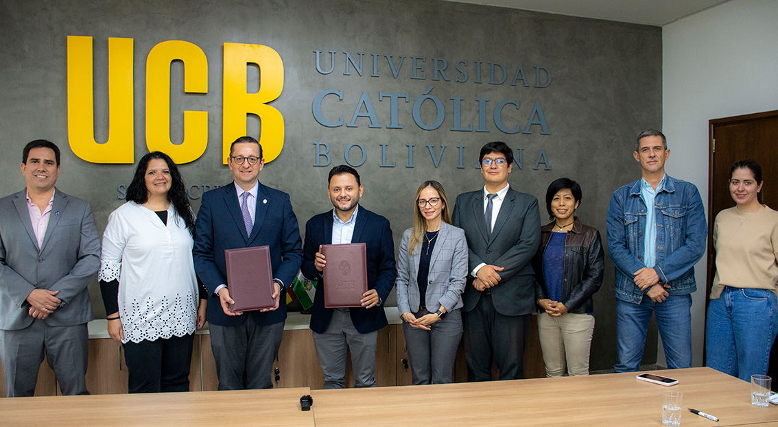 Lee más sobre el artículo UCB firma convenio con Industrias de Aceite S.A. para fortalecer la formación profesional de sus estudiantes