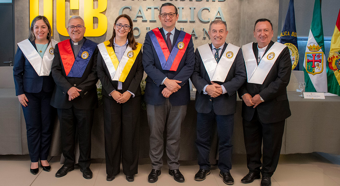 Lee más sobre el artículo Universidad Católica Boliviana Santa Cruz posesiona a nueva Directora de la carrera de Arquitectura