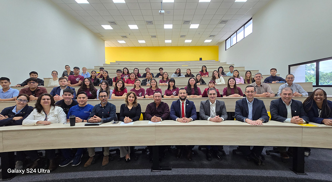 La UCB Santa Cruz recibe a delegación de la Pontificia Universidad Católica de Valparaíso (Chile) en un encuentro de fe, cultura y fraternidad universitaria