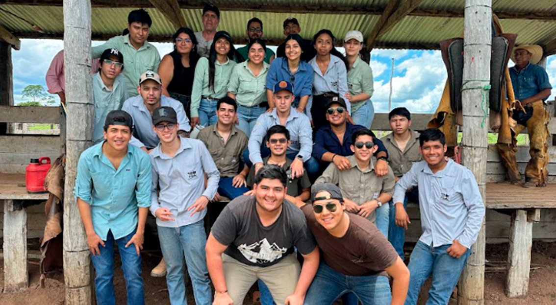 Estudiantes de Ingeniería Agronómica y Zootécnica fortalecen su aprendizaje con prácticas en unidades ganaderas en San Ignacio