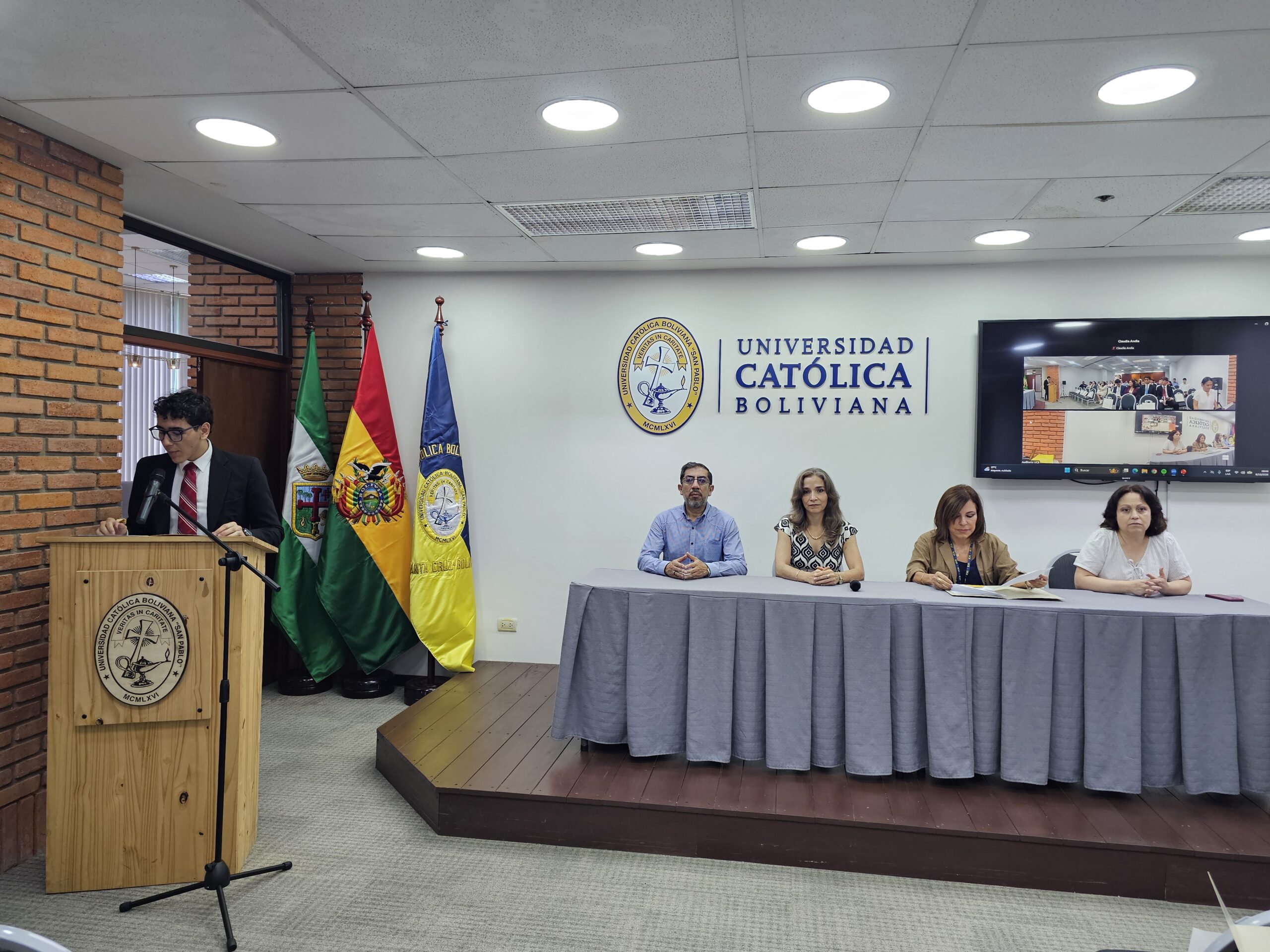 Lee más sobre el artículo Carrera de Derecho de la UCB Santa Cruz reunió a destacados especialistas en las Jornadas Jurídicas Nacionales e Internacionales